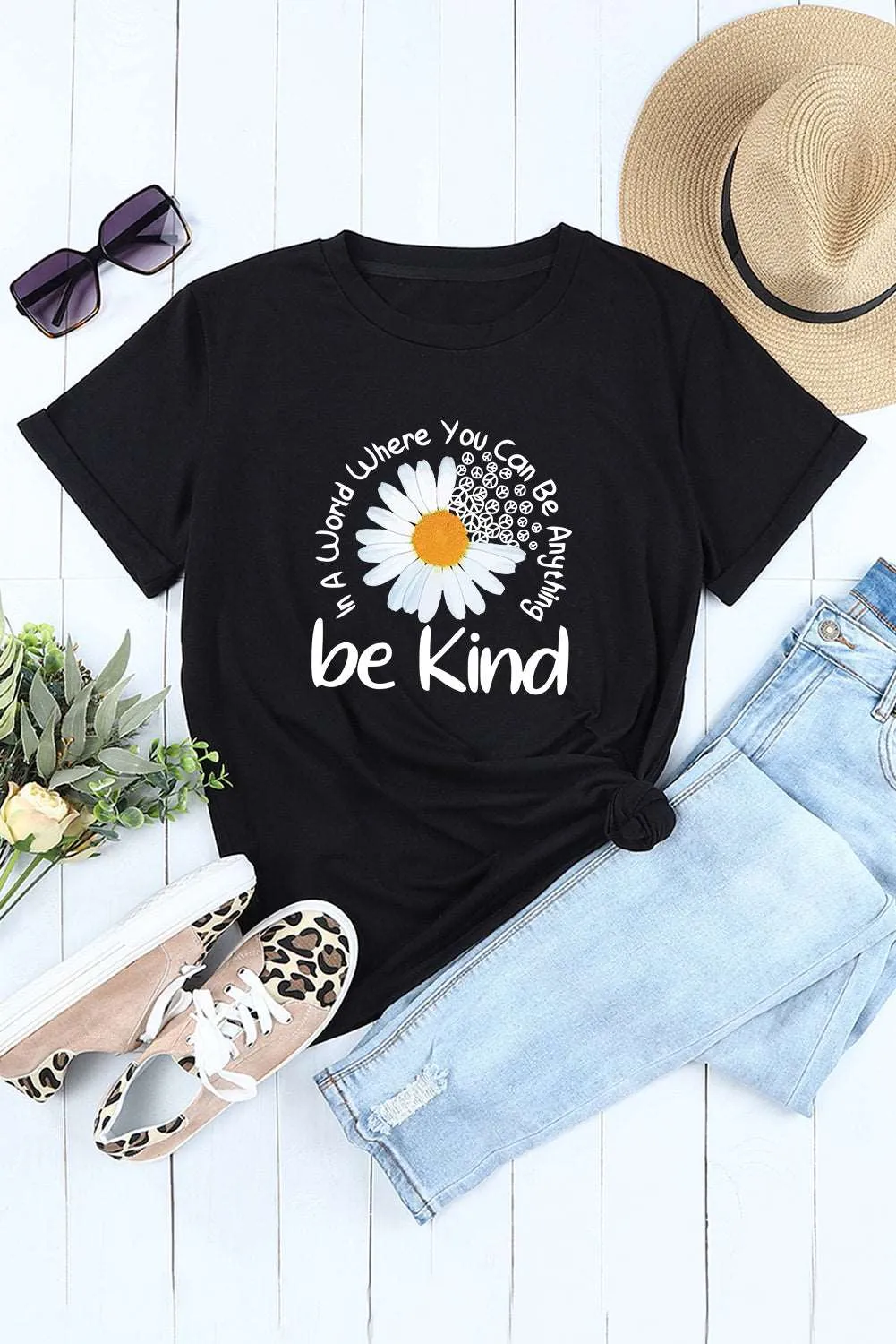 🌼 Be Kind Daisy Slogan Graphic Crewneck Tee – Cute, Comfy, and Kind AF