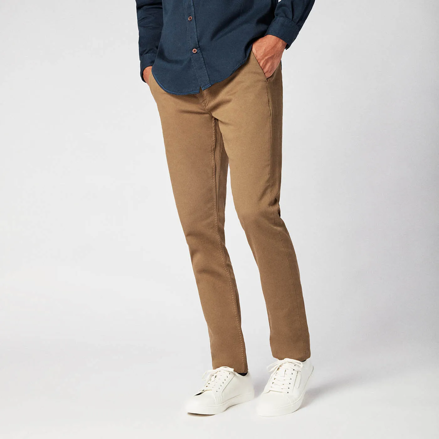 Chino 706 avec détail poche camel