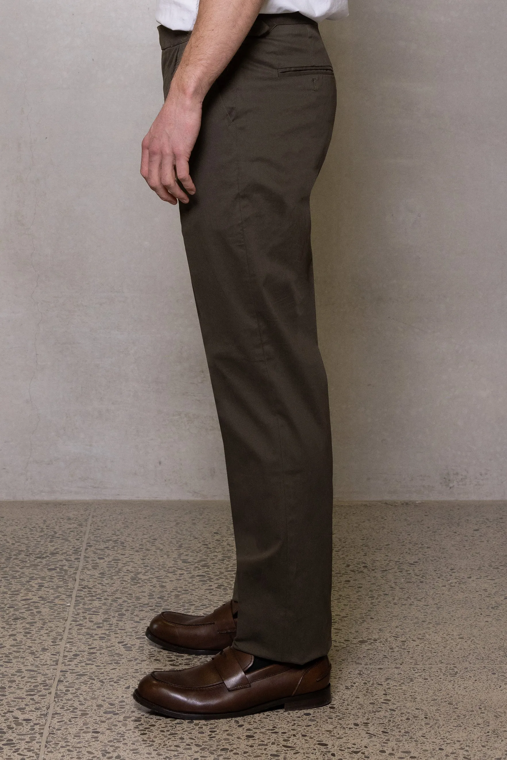 Clive Pleated Cotton Chino: Military