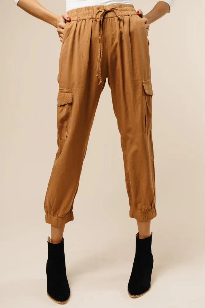 Downtown Cargo Joggers in Camel