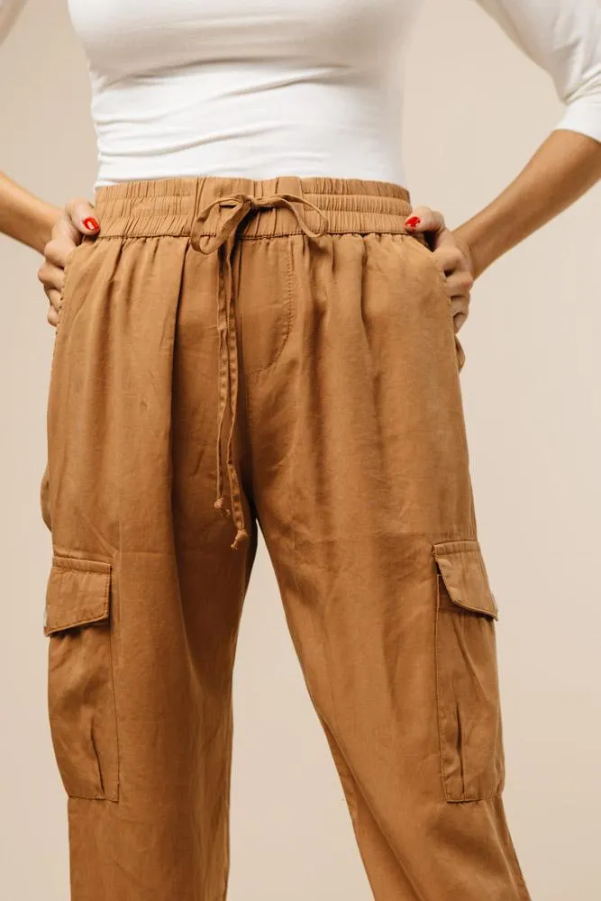 Downtown Cargo Joggers in Camel