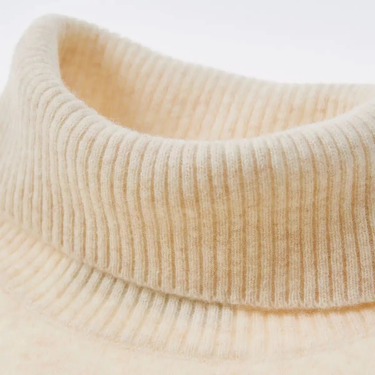 Luxurious 100% Merino Wool Turtleneck Sweater - Warm & Stylish