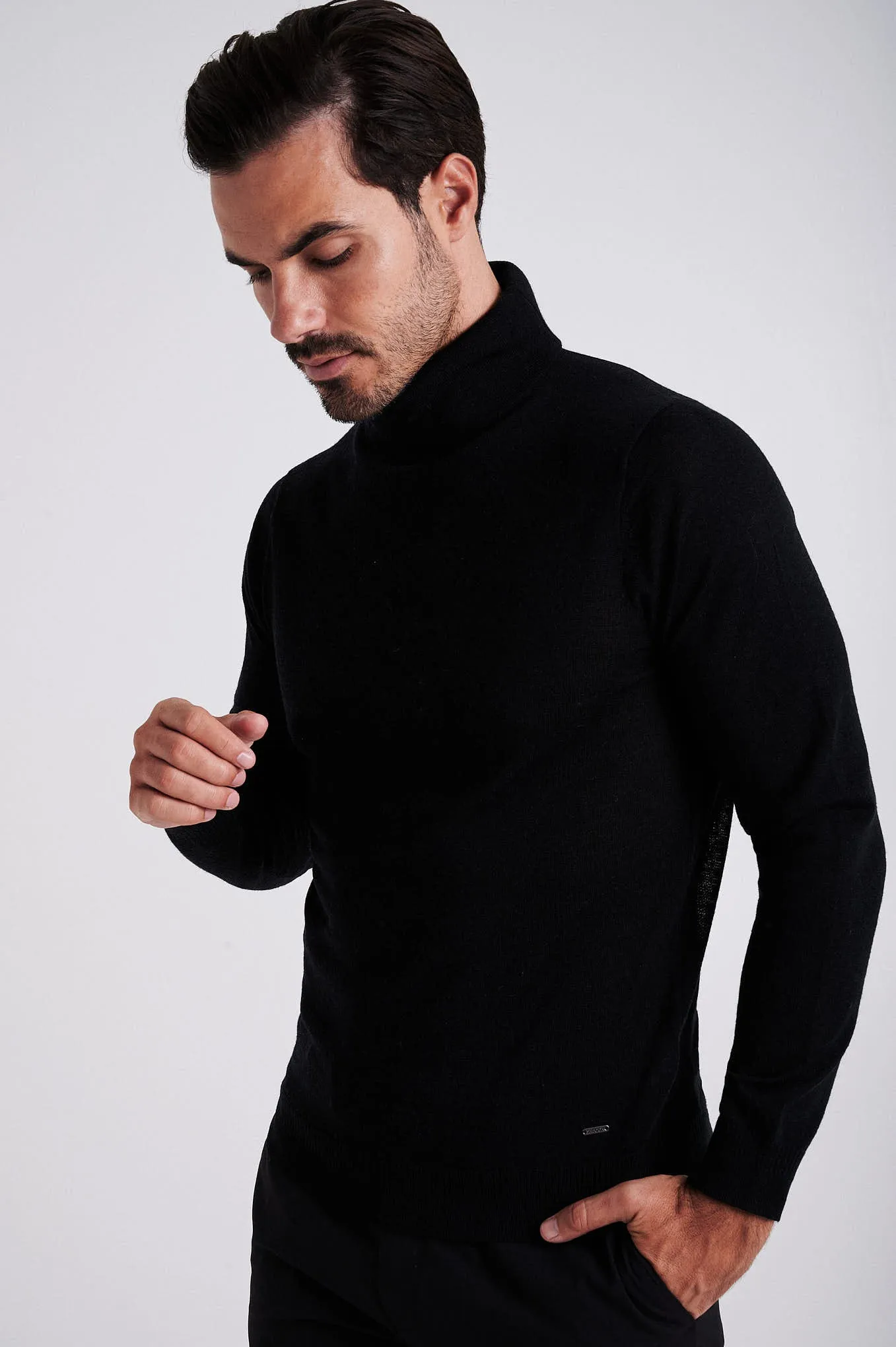 Men's extrafine merino wool turtleneck sweater