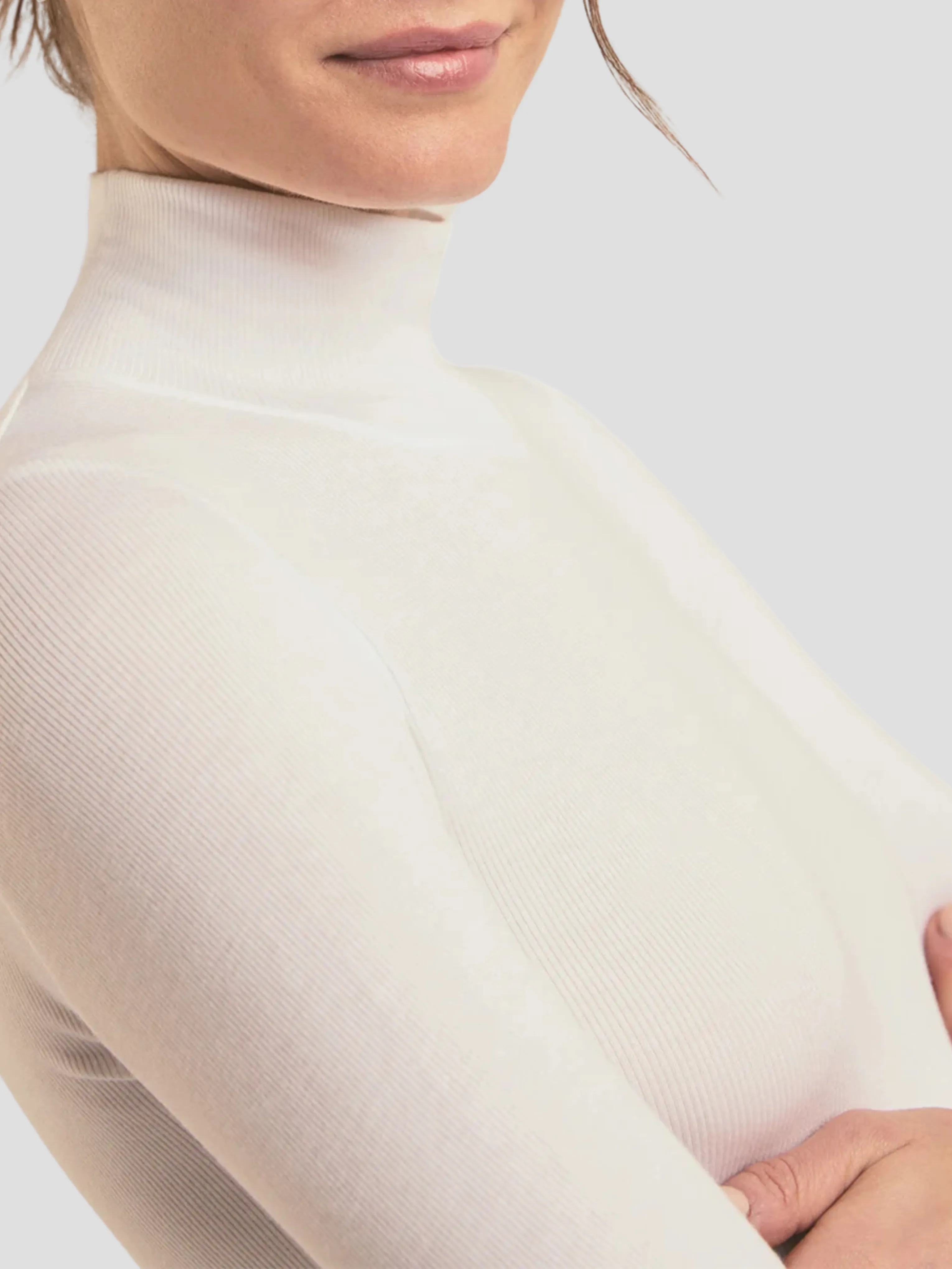 The Ribbed Turtleneck in White