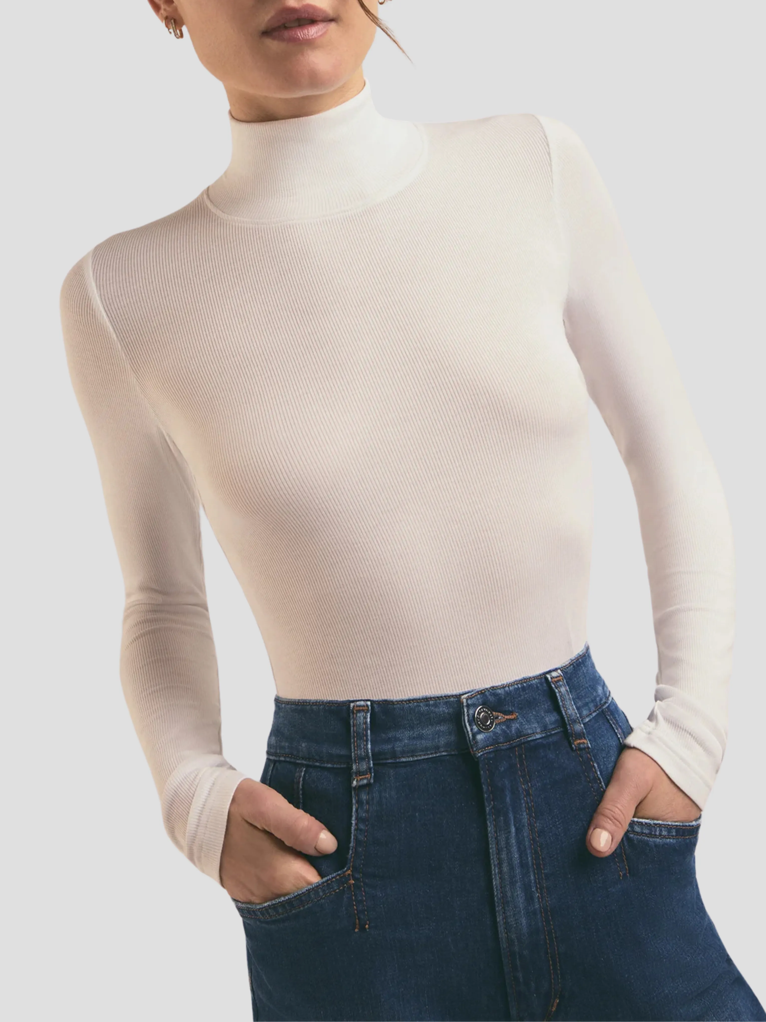 The Ribbed Turtleneck in White